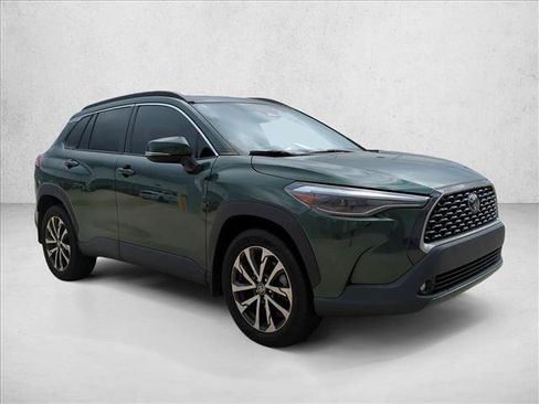 Certified 2023 Toyota Corolla Cross XLE FWD image 3
