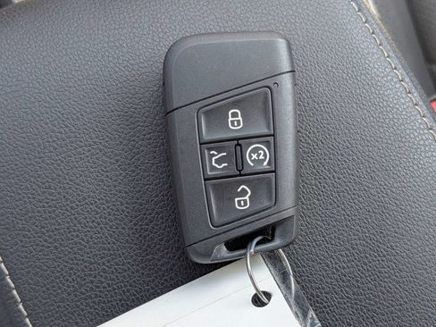Used 2023 Volkswagen Tiguan SEL R-Line AWD/4WD image 34