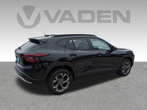 New 2025 Chevrolet Trax LT w/ Driver Confidence Package image 26