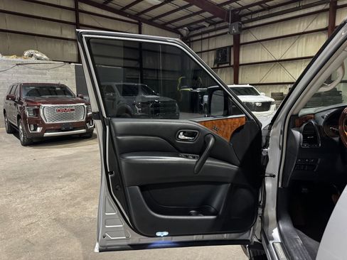 Used 2018 INFINITI QX80 4WD w/ Driver Assistance Package image 14