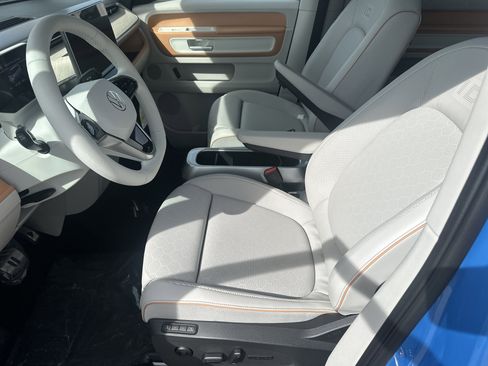 New 2025 Volkswagen ID. Buzz 1st Edition image 14