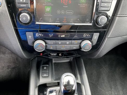 Used 2020 Nissan Rogue SV w/ Premium Package AWD/4WD image 33