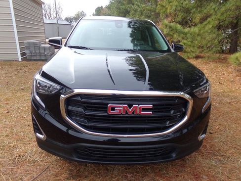 Used 2020 GMC Terrain SLE w/ LPO, Floor Liner Package image 8