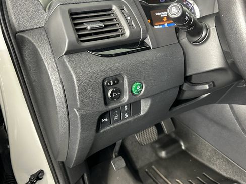 Used 2017 Honda Pilot Touring image 35
