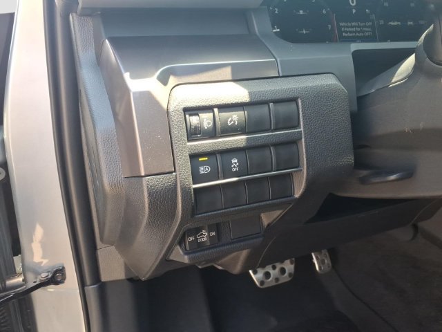 Used 2025 Toyota Tacoma TRD Sport AWD/4WD image 15