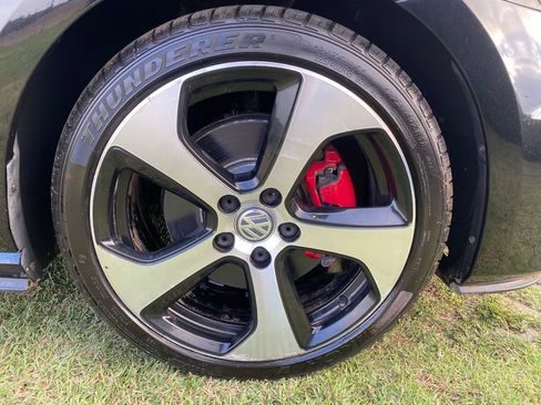Used 2017 Volkswagen GTI S FWD image 9