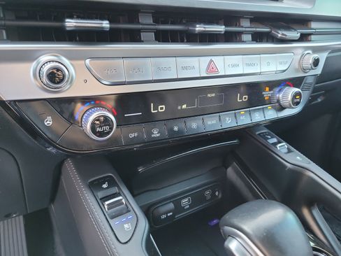 Certified 2023 Kia Telluride EX X-Line AWD/4WD image 16