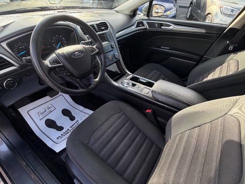 Used 2018 Ford Fusion SE image 24