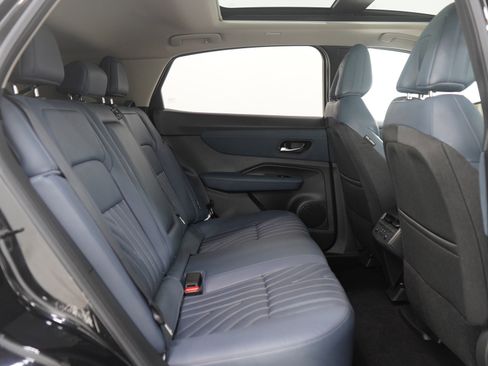 Used 2024 Nissan Ariya AWD image 12