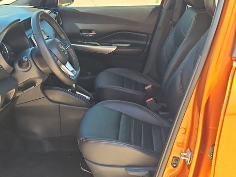 Used 2020 Nissan Kicks SR w/ SR Premium Package FWD image 11