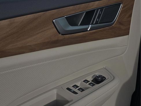 New 2026 Volkswagen Atlas SE image 16