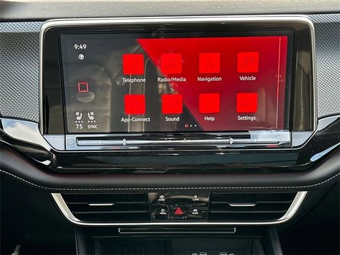 Certified 2025 Volkswagen Atlas Cross Sport SEL image 28