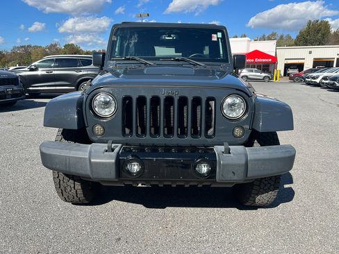 Used 2018 Jeep Wrangler Unlimited Sahara image 8