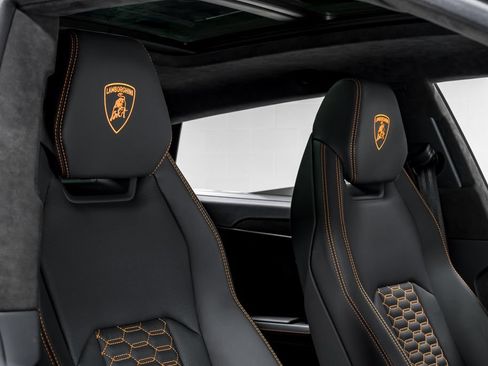 Used 2022 Lamborghini Urus AWD/4WD image 39