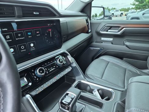 Used 2024 GMC Sierra 1500 Denali AWD/4WD image 24