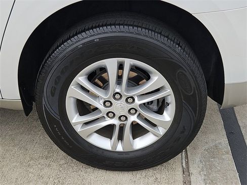 Used 2018 Buick Enclave Essence w/ Trailering Package image 8