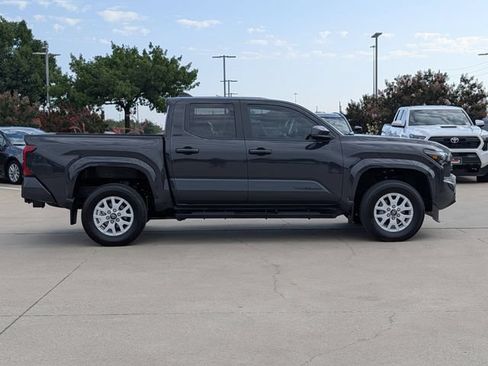 Used 2024 Toyota Tacoma TRD Sport RWD image 4