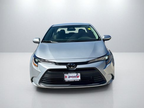 Used 2023 Toyota Corolla LE image 2