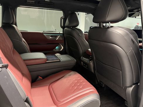 Used 2025 INFINITI QX80 Autograph AWD/4WD image 31