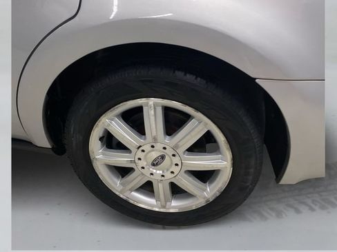 Used 2005 Ford Five Hundred Limited FWD image 19