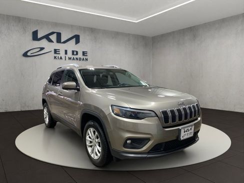 Used 2019 Jeep Cherokee Latitude w/ Popular Appearance Group image 1