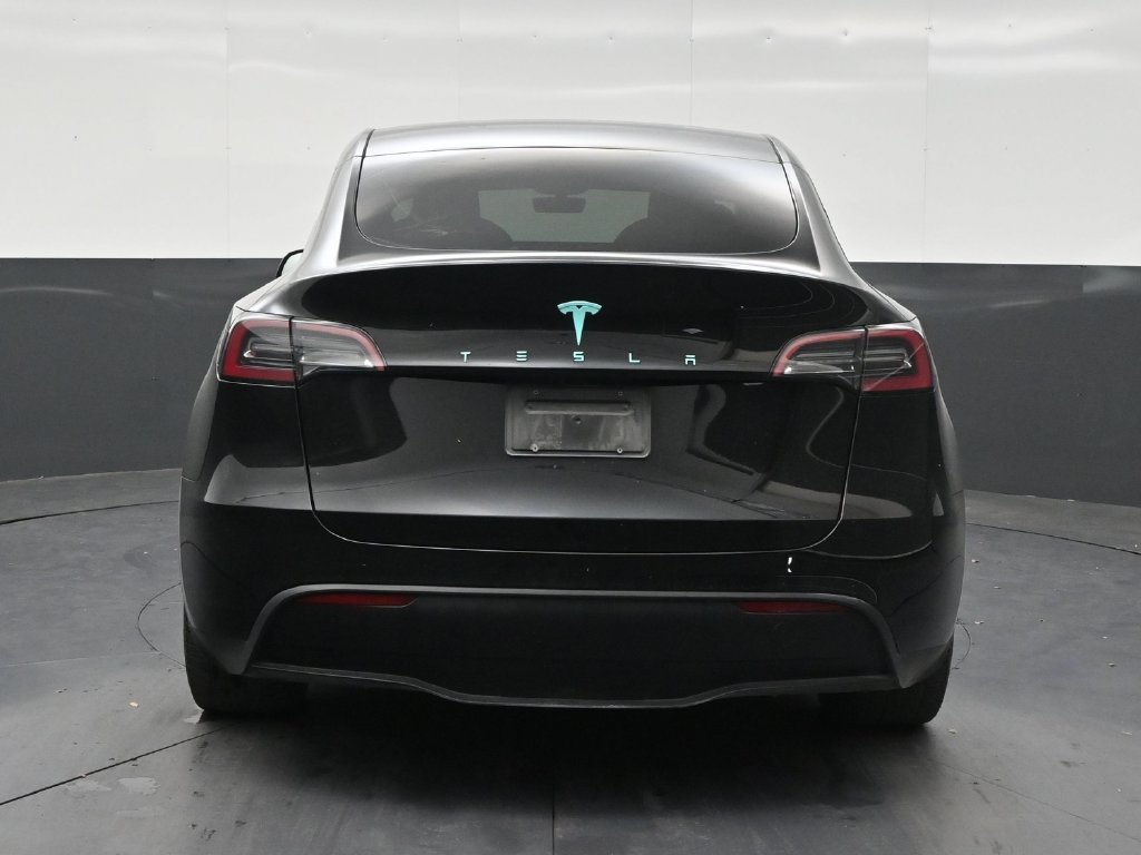 Used 2024 Tesla Model Y Long Range RWD image 4