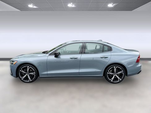 Used 2024 Volvo S60 B5 Core AWD/4WD image 2