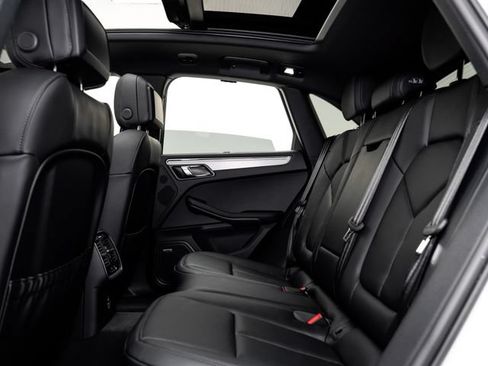Certified 2026 Porsche Macan AWD/4WD image 28