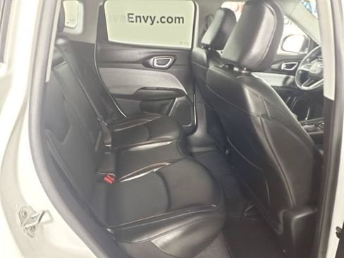 Used 2022 Jeep Compass Latitude AWD/4WD image 17