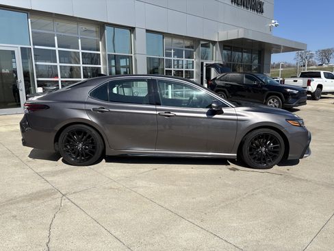 Used 2023 Toyota Camry XSE image 11