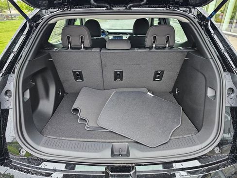 New 2027 Chevrolet Bolt LT w/ Comfort Package FWD image 13