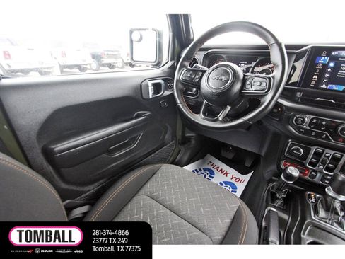 Used 2024 Jeep Gladiator Mojave w/ Convenience Group image 9