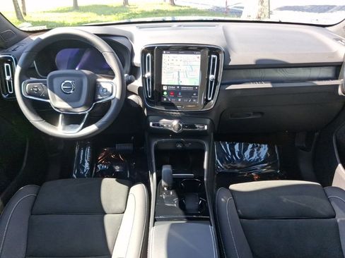 Used 2023 Volvo C40 P8 Recharge Plus AWD/4WD image 9