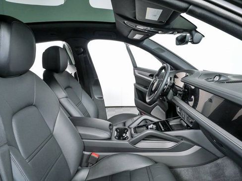Certified 2026 Porsche Cayenne S AWD/4WD image 24