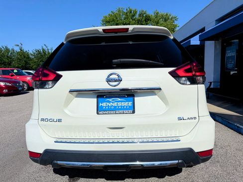 Used 2017 Nissan Rogue SL w/ SL Premium Package AWD/4WD image 2