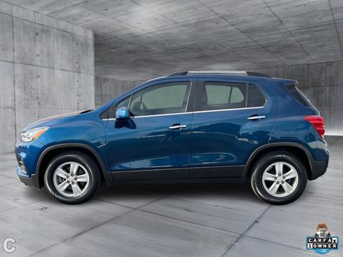 Used 2020 Chevrolet Trax LT w/ Driver Confidence Package image 3
