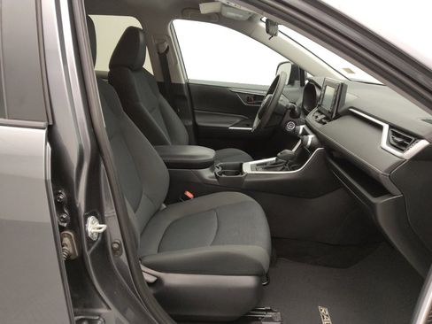 Used 2019 Toyota RAV4 LE AWD/4WD image 21
