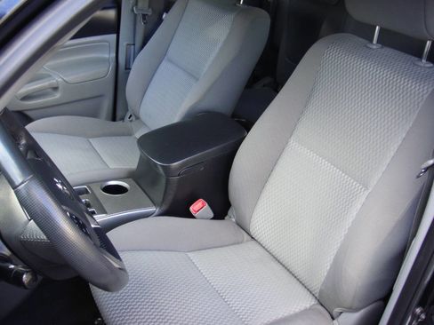 Used 2013 Toyota Tacoma 2WD Access Cab w/ SR5 Pkg image 2