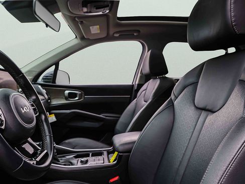 Certified 2023 Kia Sorento S w/ Panoramic Sunroof Package AWD/4WD image 9