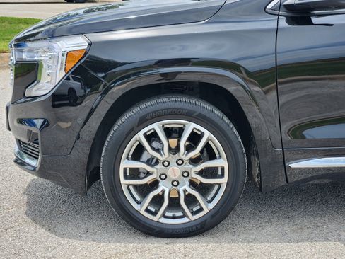 Used 2024 GMC Terrain Denali w/ Denali Premium Package AWD/4WD image 27