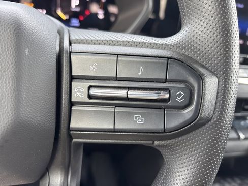 Used 2025 Chevrolet Colorado W/T w/ WT Custom Package image 24