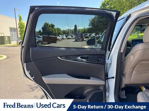 Used 2021 Lincoln Nautilus Reserve w/ Cargo Utility Package AWD/4WD image 11