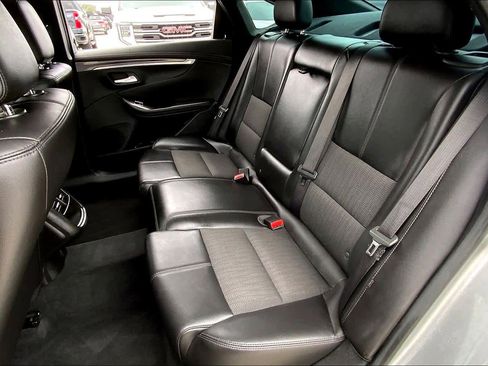 Used 2017 Chevrolet Impala LT image 19