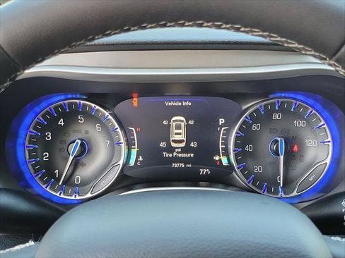 Certified 2025 Chrysler Pacifica Select FWD image 11