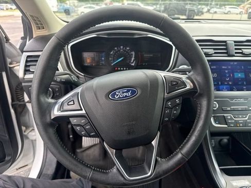Used 2020 Ford Fusion SE w/ Equipment Group 151A FWD image 28