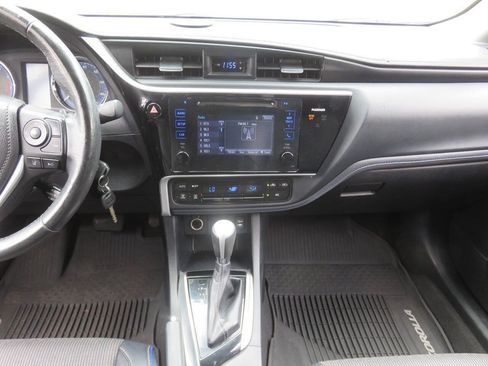 Used 2017 Toyota Corolla SE FWD image 16