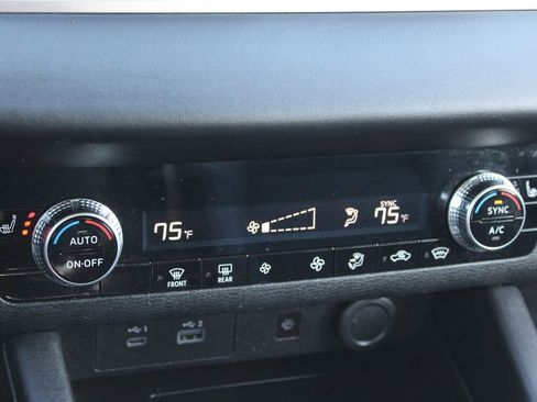 Used 2022 Mitsubishi Outlander SE image 38