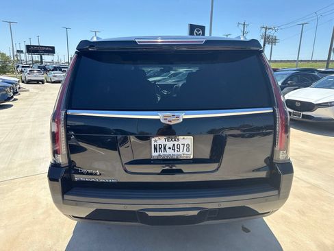 Used 2019 Cadillac Escalade Luxury AWD/4WD image 6