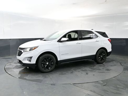 Used 2020 Chevrolet Equinox LT w/ Driver Convenience Package FWD image 2