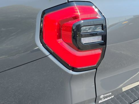 Used 2025 Toyota 4Runner Limited AWD/4WD image 34